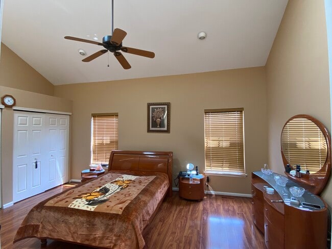 Photo - 725 Dell Ct