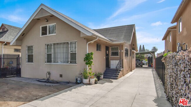 Photo - 252 E 47th St