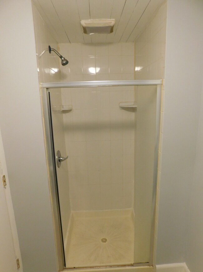 217 Wanamaker Ave Apartments Unit C Essington, PA