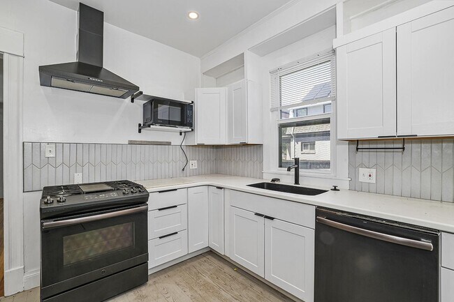 Photo - Spacious & light-filled Governors' Park ho... Casa