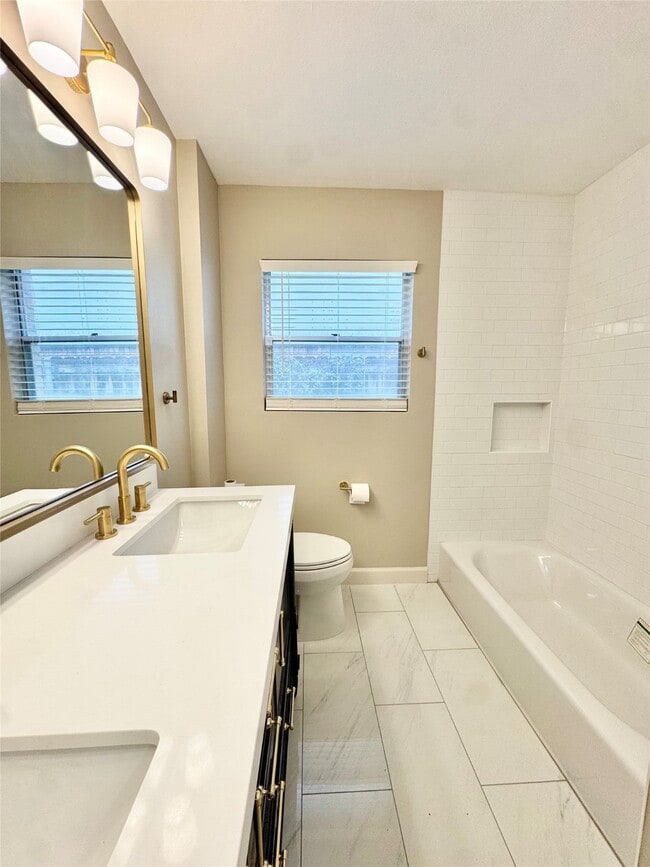 Photo - 8218 Edgemoor Dr