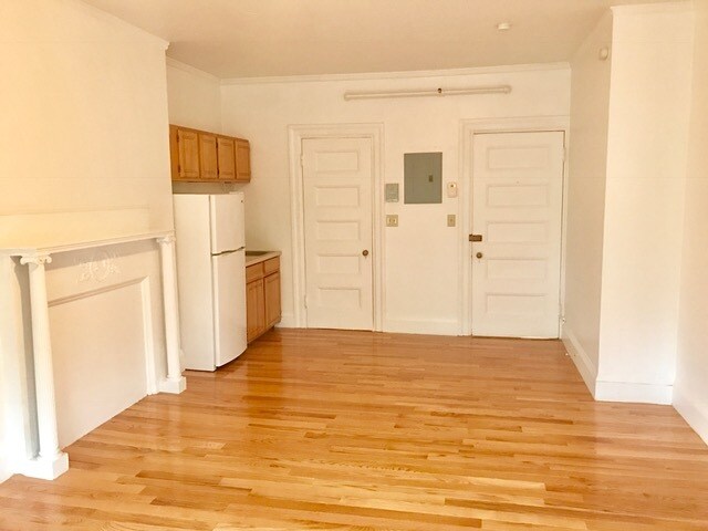 Photo - 1079 Beacon St