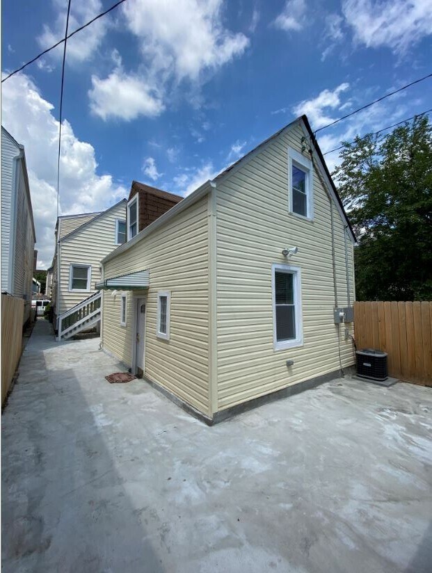 Photo - 2149 N Lorel Ave Unidad 2