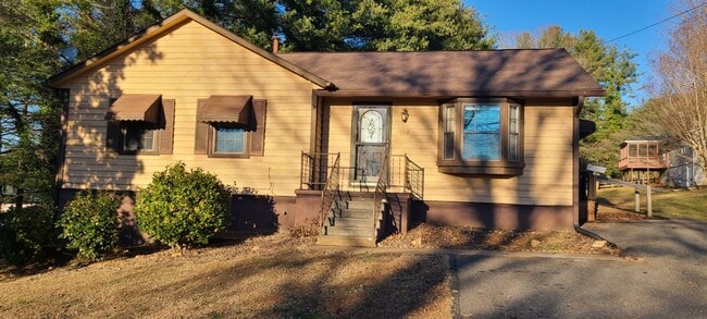 Building Photo - 4BR 3BA SFH with Full Finished Basement