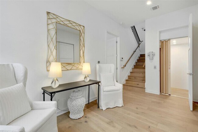 Photo - 2510 Sutherland St