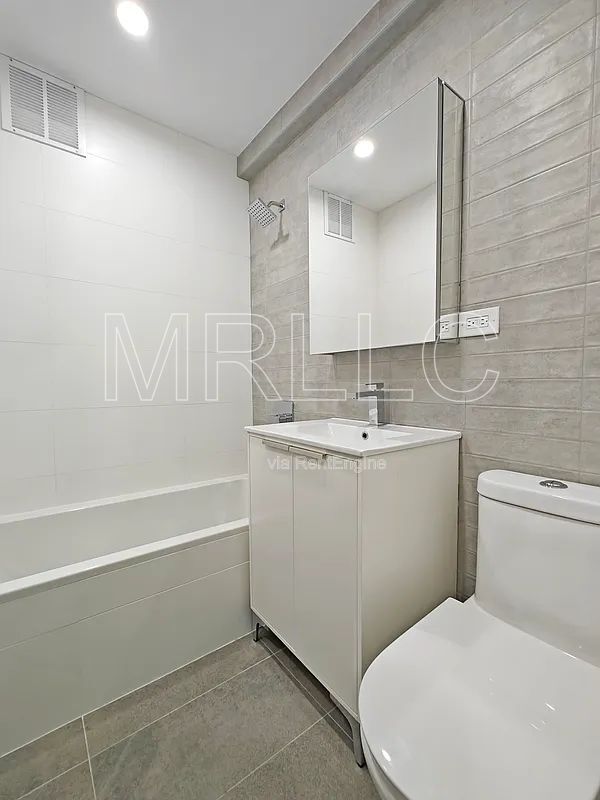 Photo - 100 Remsen St Unit 3a