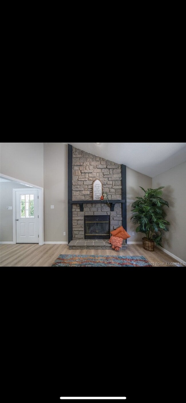 Photo - 156 Island View Ln
