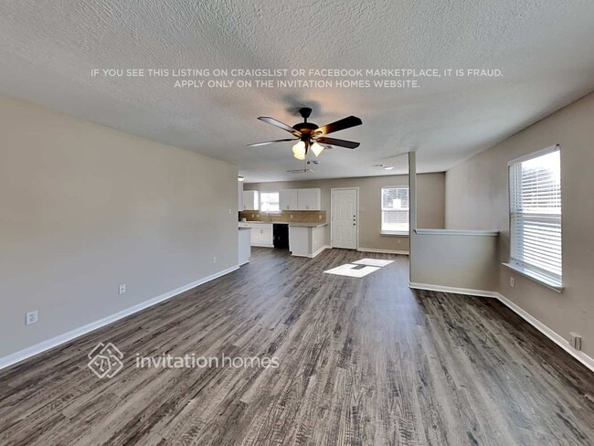 Photo - 3827 Middlecrest Ln