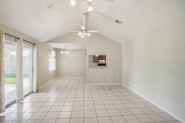 Photo - 722 Princeton Ln