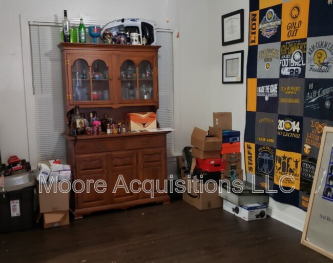 Photo - 1306 N Travis St