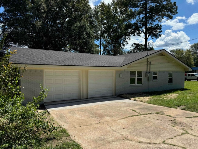 Photo - 520 Pine