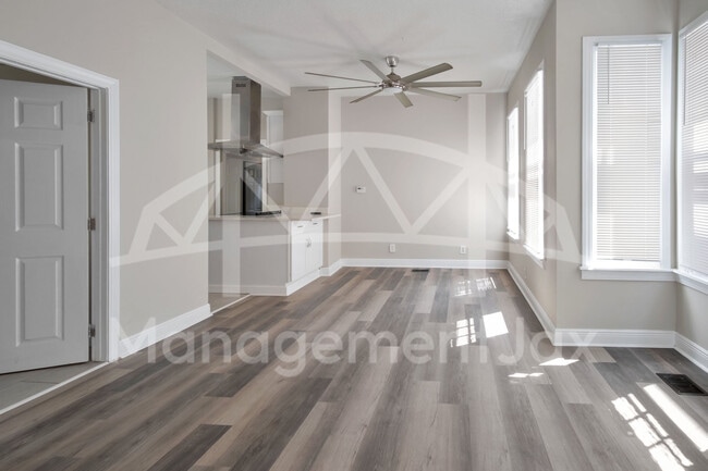 Photo - 1625 Boulevard
