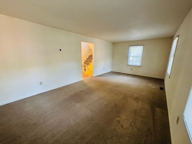 Photo - 218 Huntington Ln