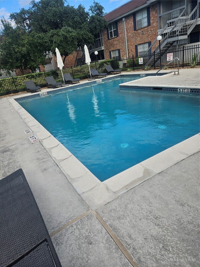 Photo - 2350 Bering Dr Unit 8-1