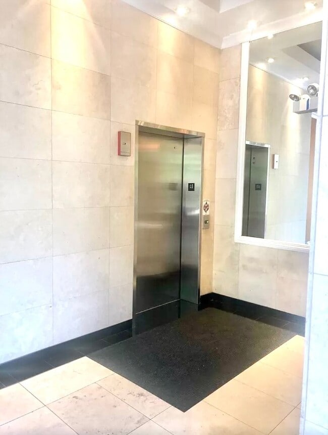 Photo - 5036 W Pensacola Ave Unit 401