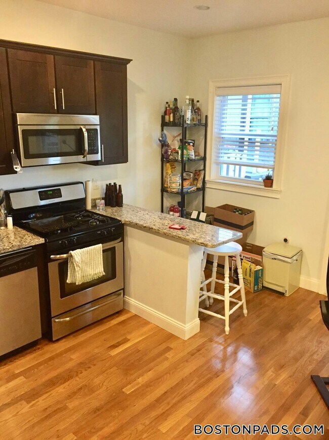 Photo - 21 Washburn St Unidad 1