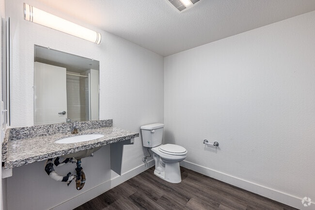 4BR, 2BA - 1282SF - Primary Bathroom