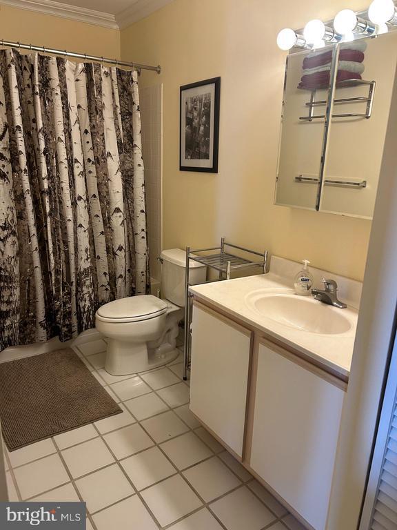 2702 Lighthouse Pt E  