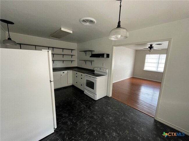 Photo - 1005 Phil Ave