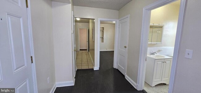 Photo - 604 Mellon St SE