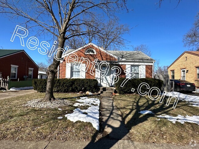 Building Photo - 2 Bed 1 Bath home with fenced in backyard