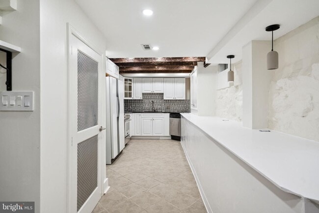 Photo - 136 Carpenter St