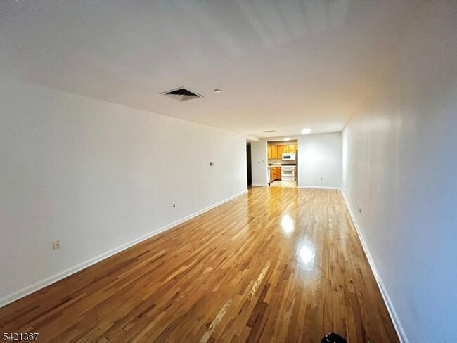 Photo - 53 W Palisade Ave Unidad 406