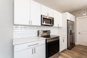 2BR, 2BA - 1,048 SF - The Remy