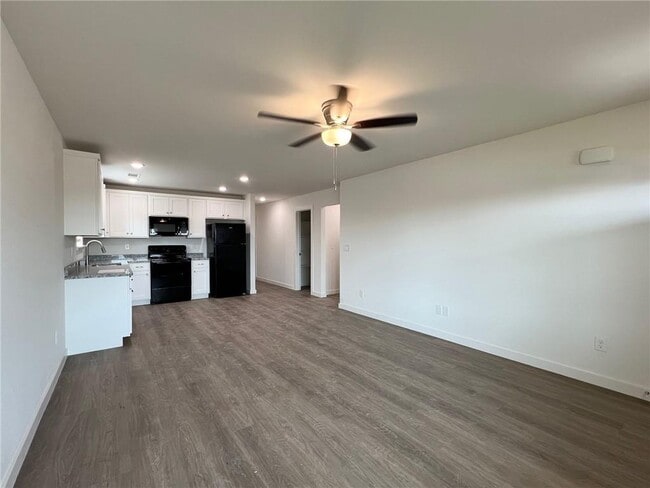 Photo - 525 NW 69th Ave