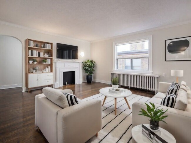 3015 & 3017 Queen St E
