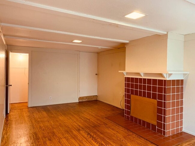 Photo - 311 El Dorado Dr Unidad 2 - Lower Level Large Room