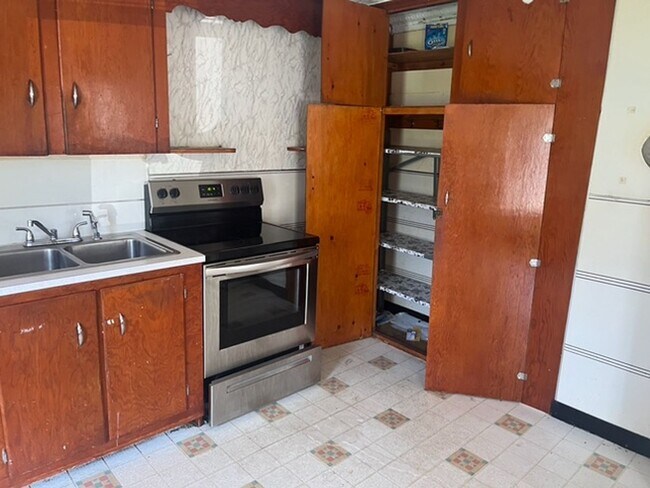 Building Photo - 12 Belding St Unit A Rental