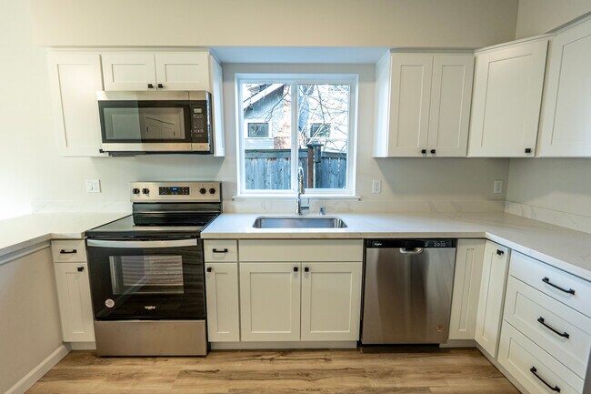 709 E 34Th St Apartments