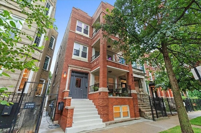 Building Photo - 927 N Mozart St