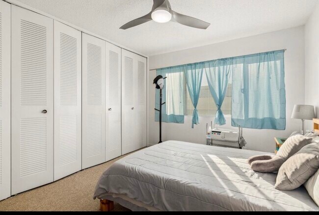 Large bedroom closets - 2208 Sonoma Ave Unit 5