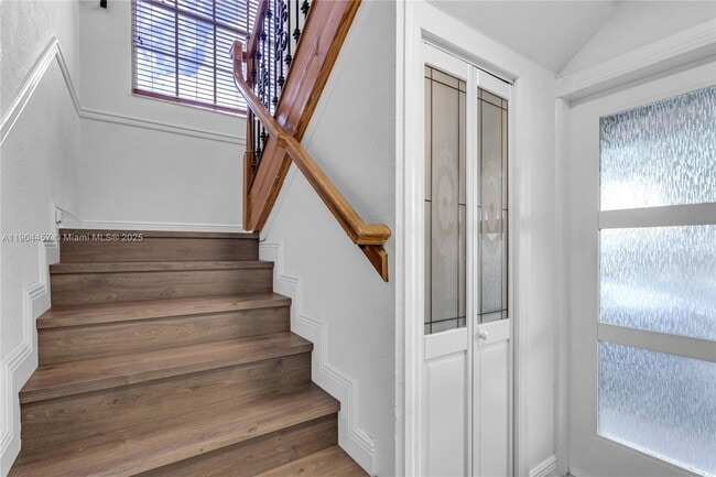 Photo - 1541 E 6th Ct Unit 2