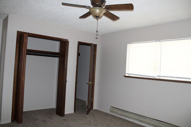 Two Bedroom, One Bath Apartment for Rent - Two Bedroom, One Bath Apartment for Rent