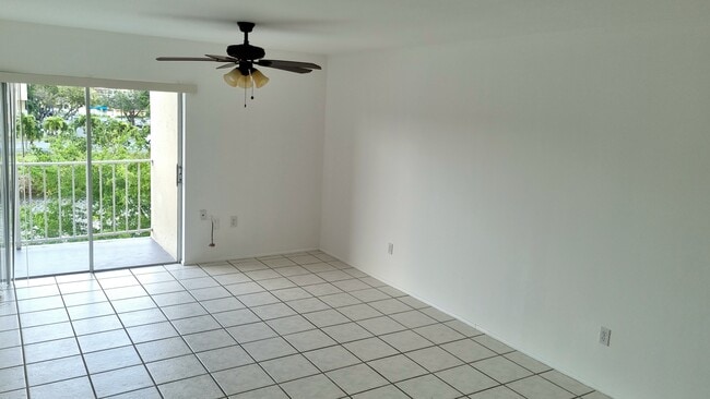 living room - 7787 SW 86th St Unit E 311