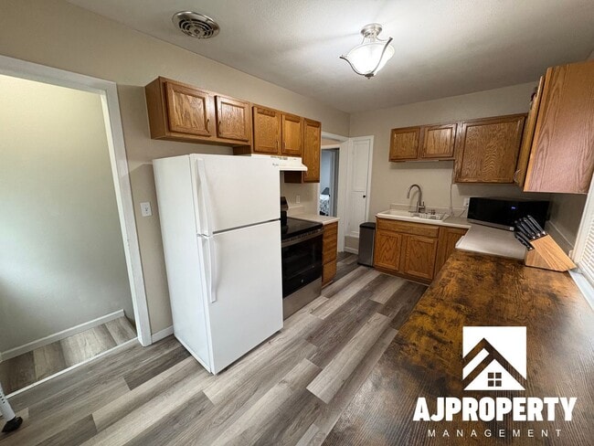 Photo - 809 E Presentation St