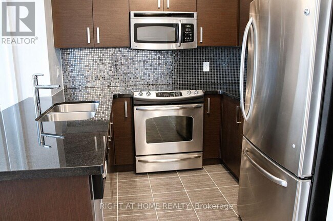 Photo - 17 Anndale Dr Unit 809