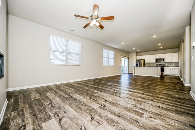 Photo - 433 Culloden Moor Dr