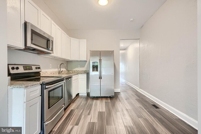 Photo - 2917 Clifton Ave