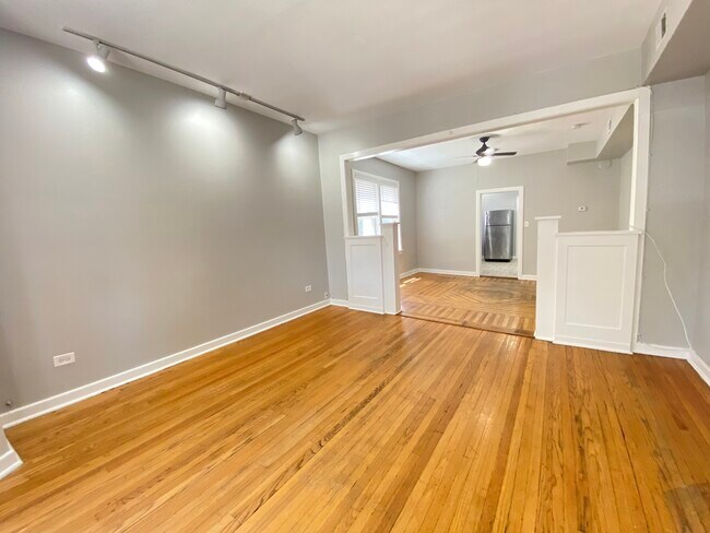 Photo - 2838 N Drake Ave Unidad 1.