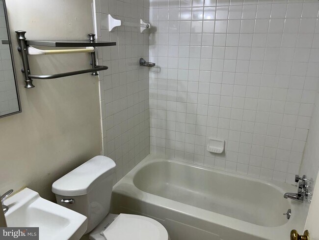 Photo - 125 Clubhouse Dr SW Unit 7