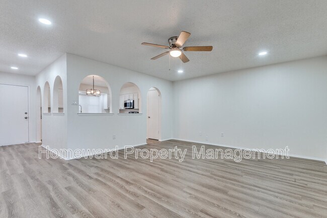 Photo - 2308 W Oakdale Rd