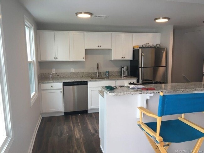 Building Photo - 174 Greenwood Ave Rental