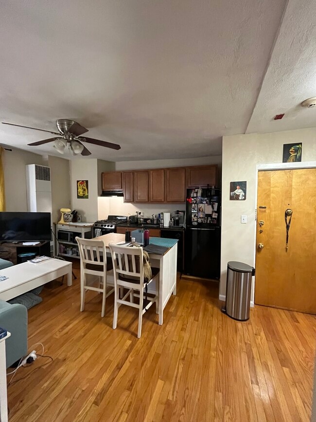 Photo - 145 Endicott St Unit 4