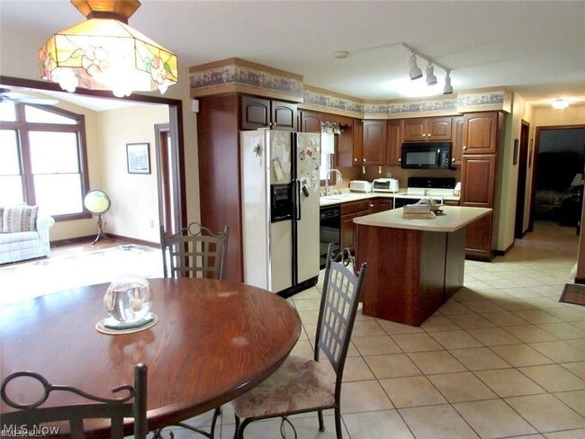 Photo - 1322 Steele Hill Rd NW