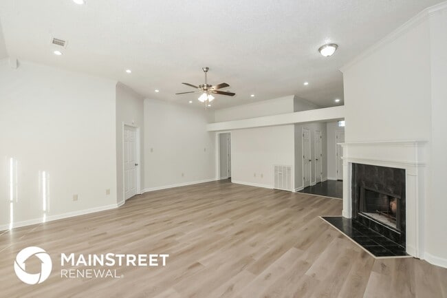 Photo - 6650 Spencer Forest Cove W