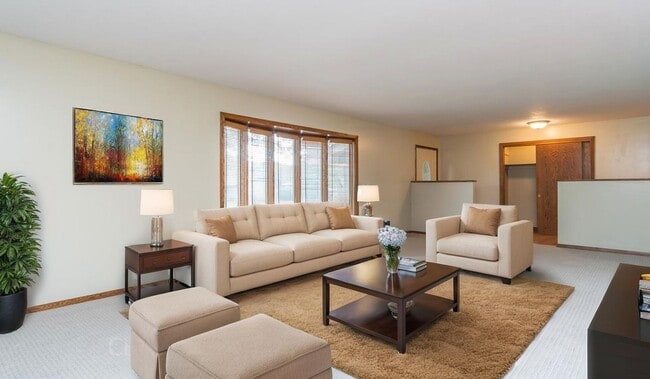 Photo - LARGE AND SPACIOUS, YET COZY AND QUAINT RANCH STYLE 4 BD, 3 BA HOUSE WITH DOUBLE ATTACHED GARAGE,...